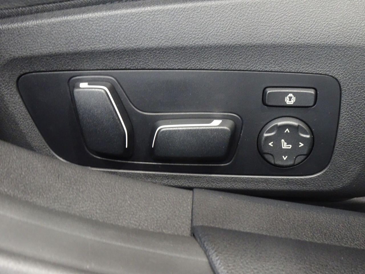 G26 i4 M50 RHD