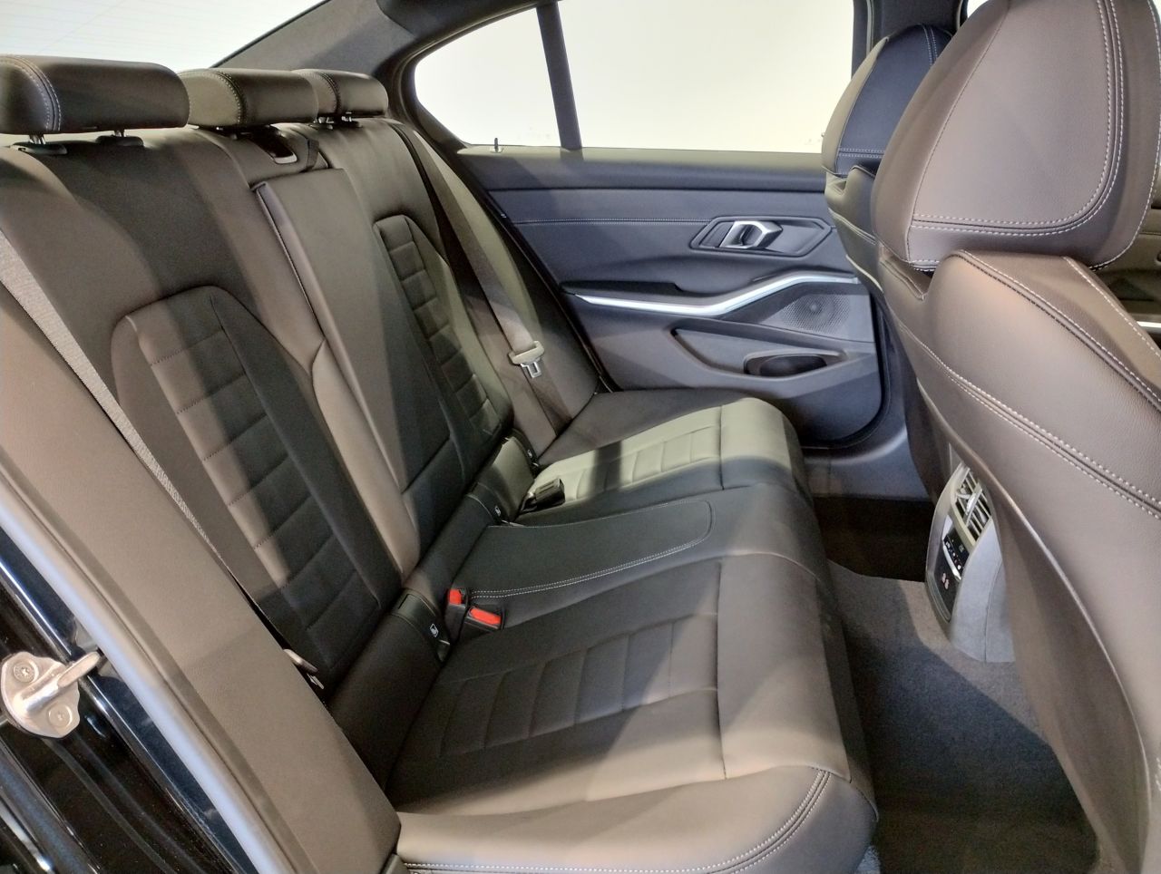 G20 320i Saloon LCI RHD MX