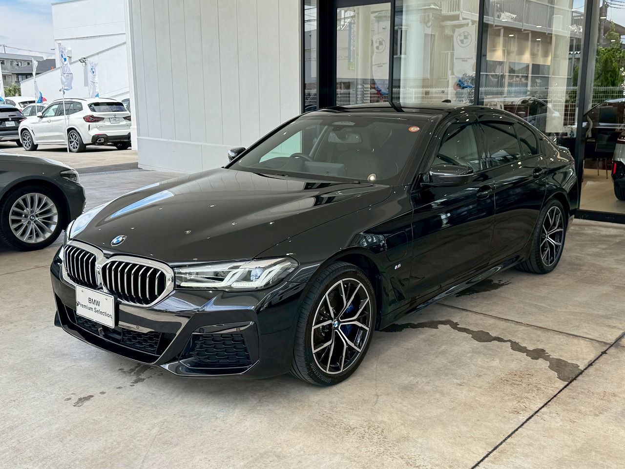 530e Sedan RHD