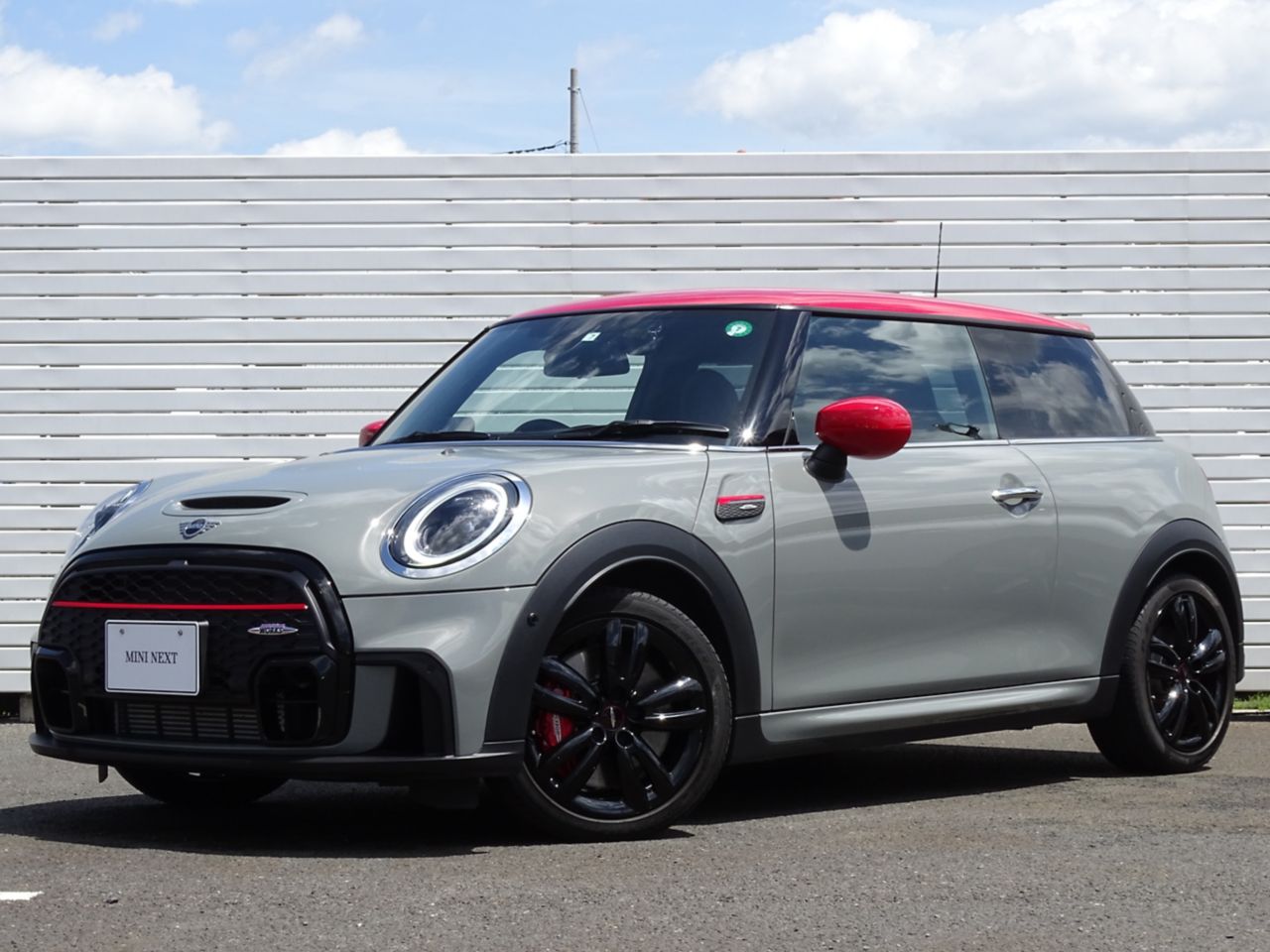 THE MINI JOHN COOPER WORKS.