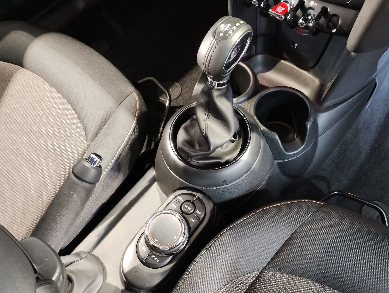 F55 COOPER D (AT)