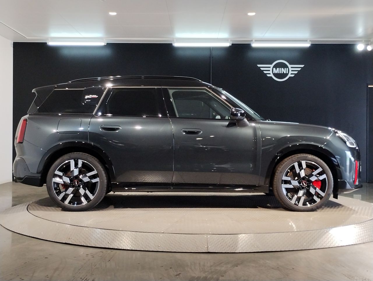 U25 MINI John Cooper Works Countryman ALL4