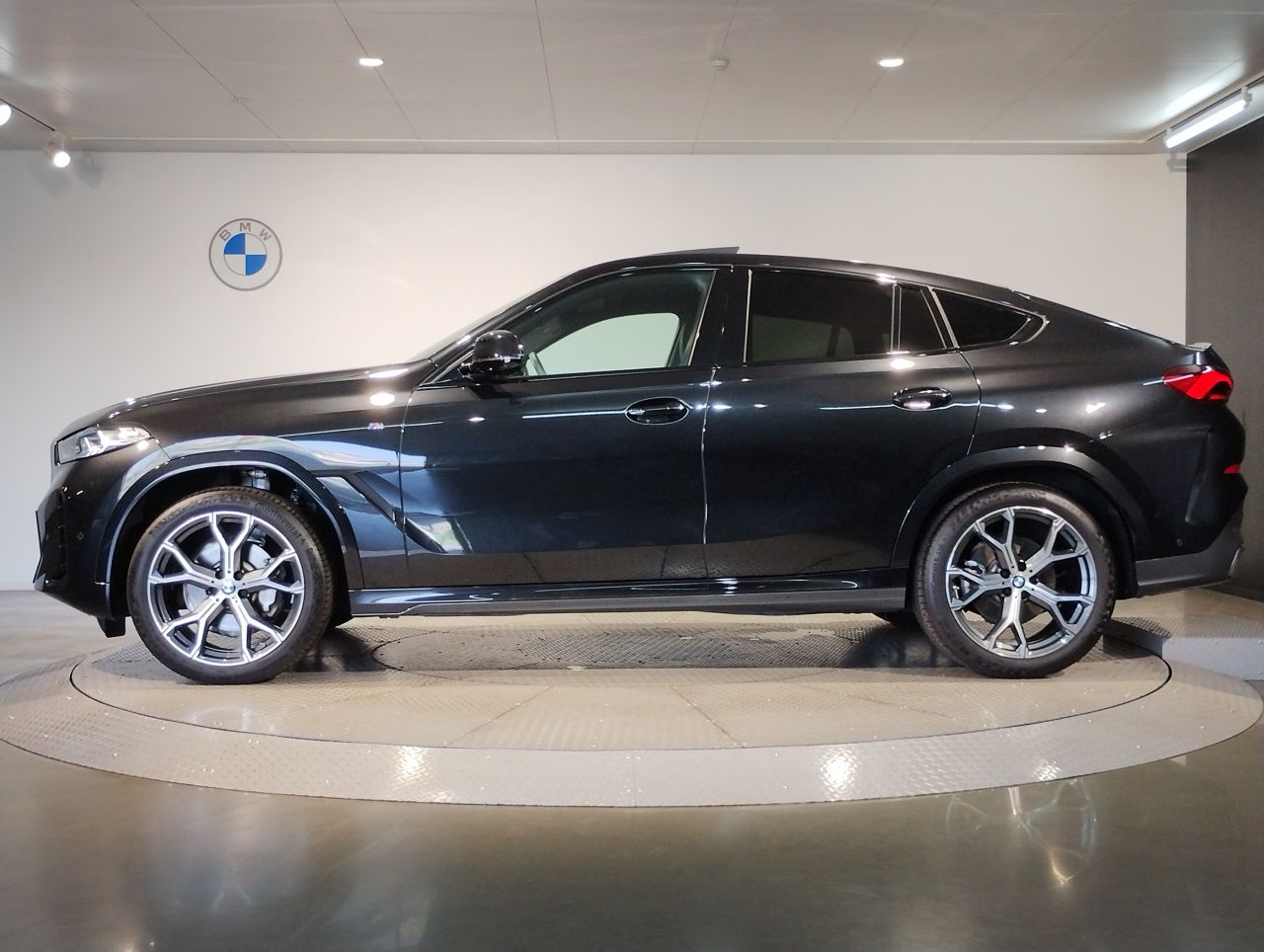 X6 xDrive30d M Sport RHD