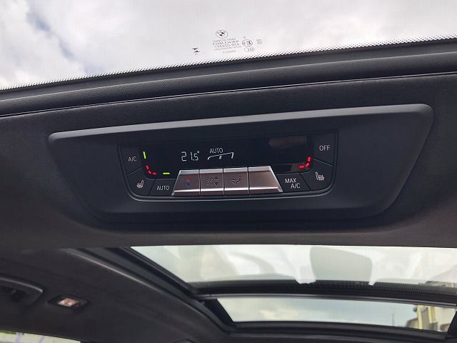 X7 xDrive40d RHD US