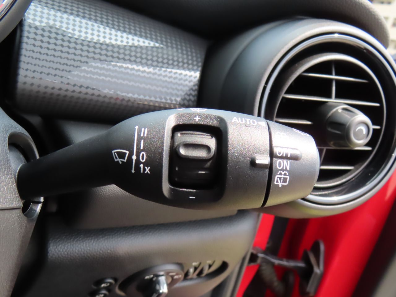 F55 COOPER D (AT)