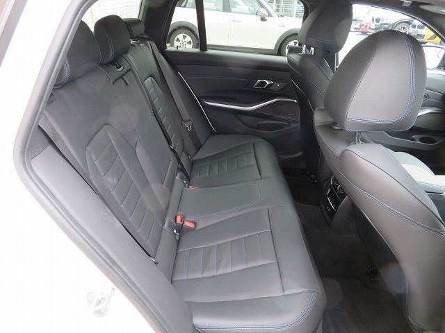 G21 M340i xDrive Touring LCI RHD