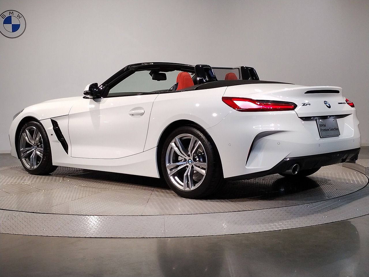 G29 z4 sDrive20i RHD