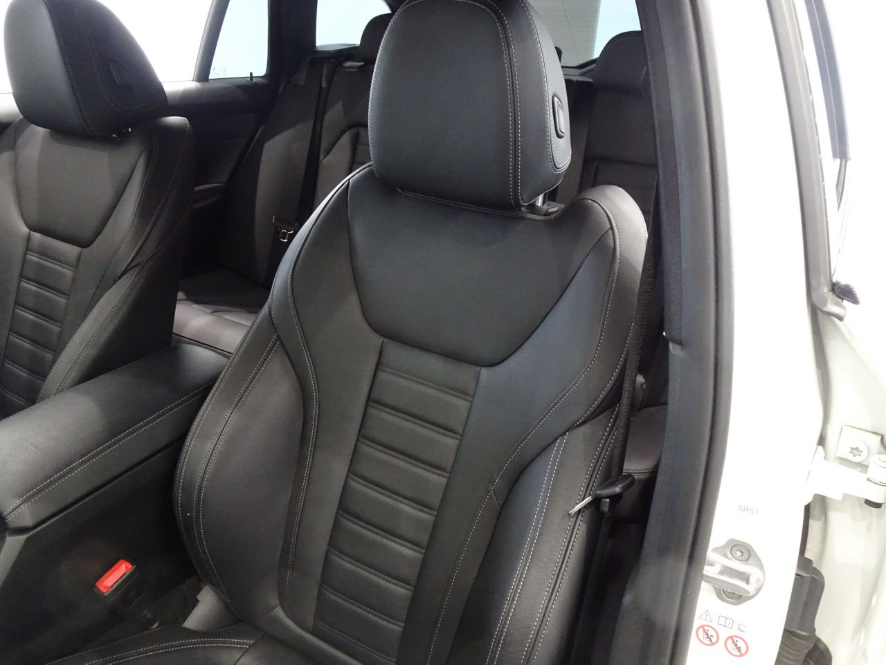 G21 320i RHD