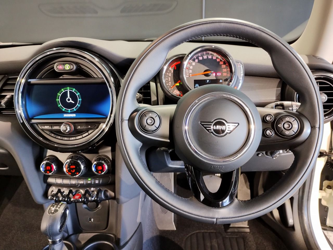 F56 COOPER D (AT)