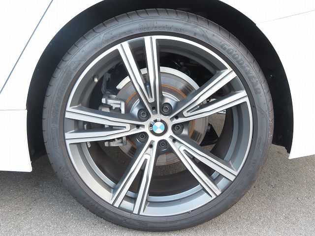 320d xDrive Berline RHD