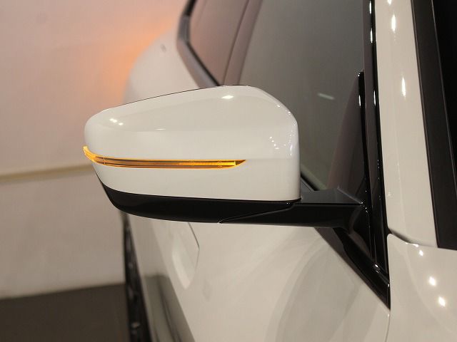 G26 i4 eDrive40 RHD