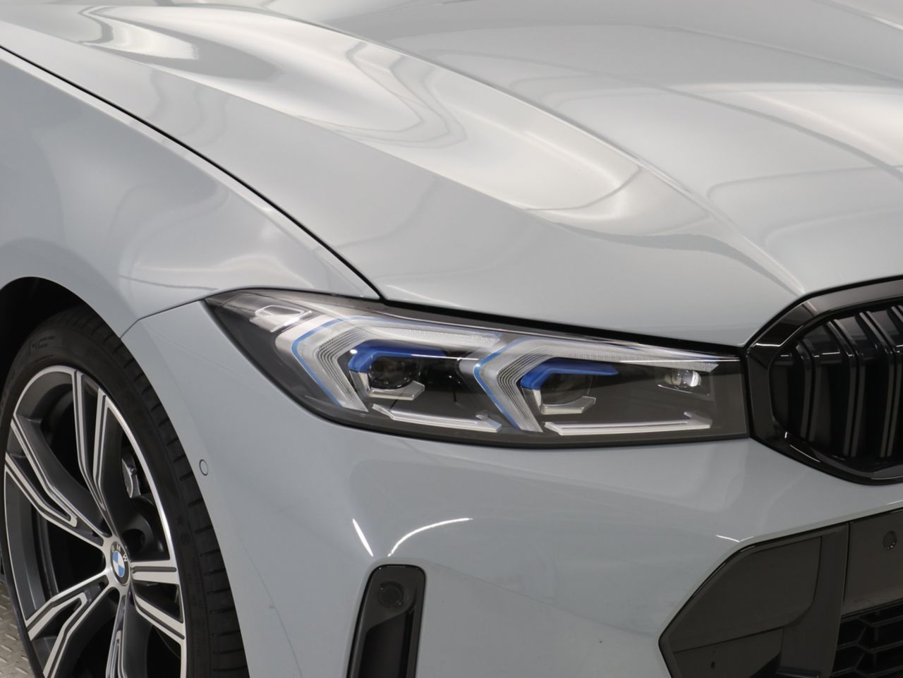 320d xDrive Berline RHD