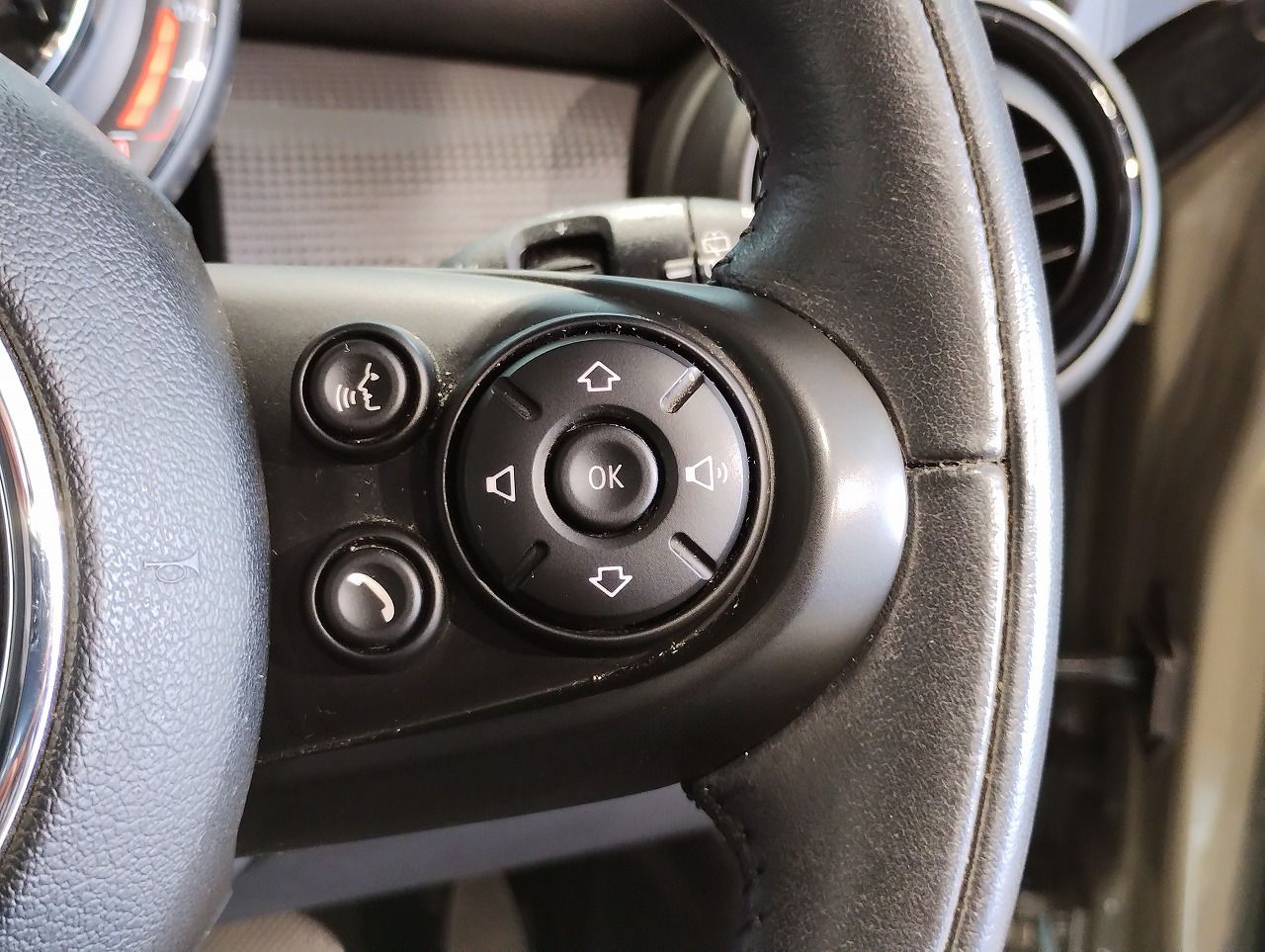 F55 COOPER D (AT)