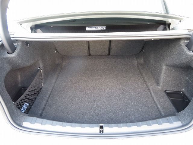 320d xDrive Berline RHD