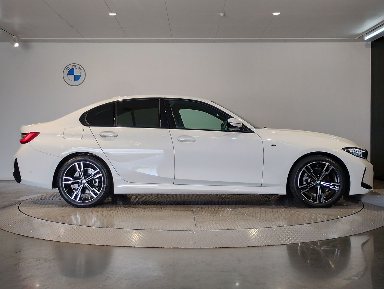 G20 320i Saloon LCI RHD MX