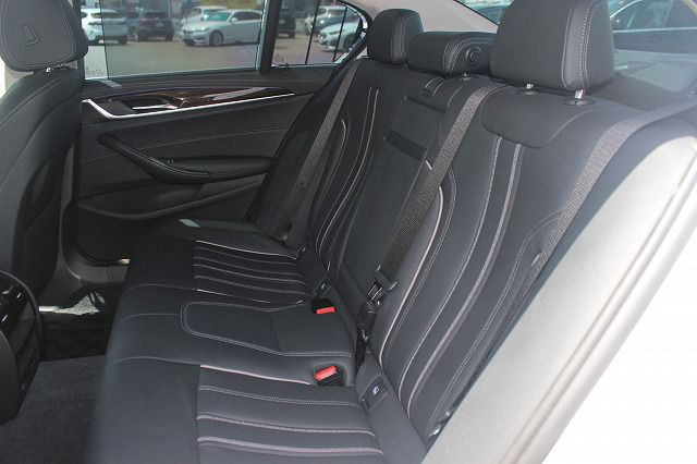 520i Sedan RHD