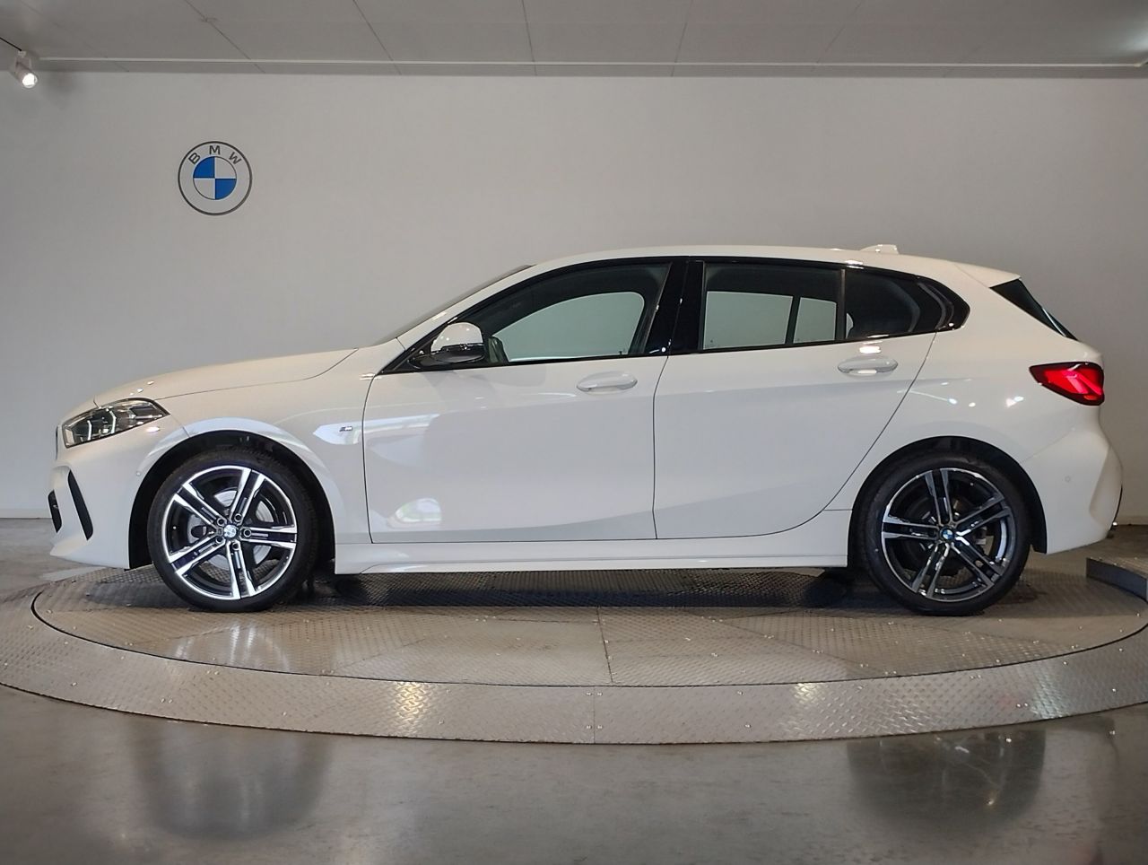 F40 118d Sports Hatch 5-door B47 2.0d