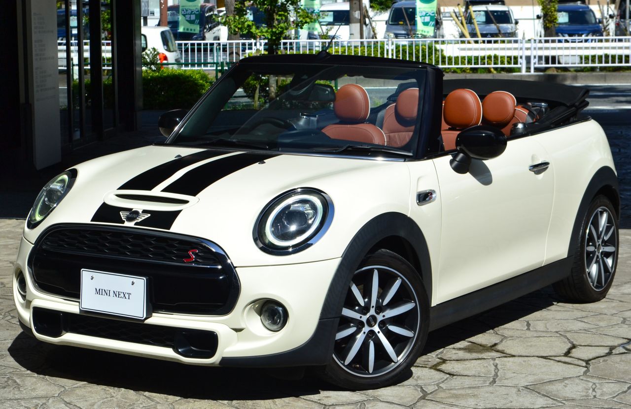 MINI COOPER S CONVERTIBLE.