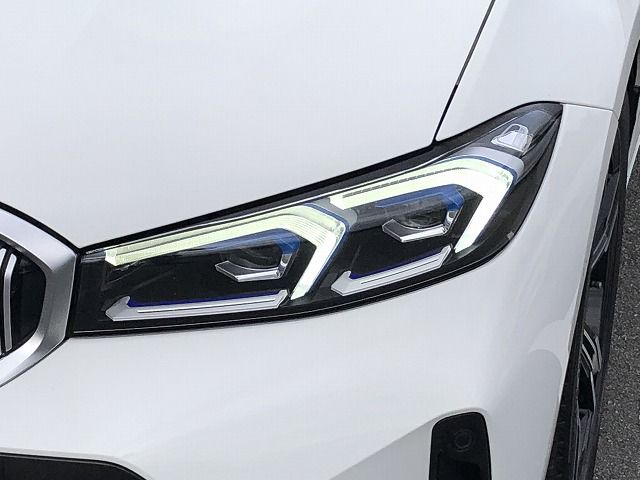 320d xDrive Berline RHD