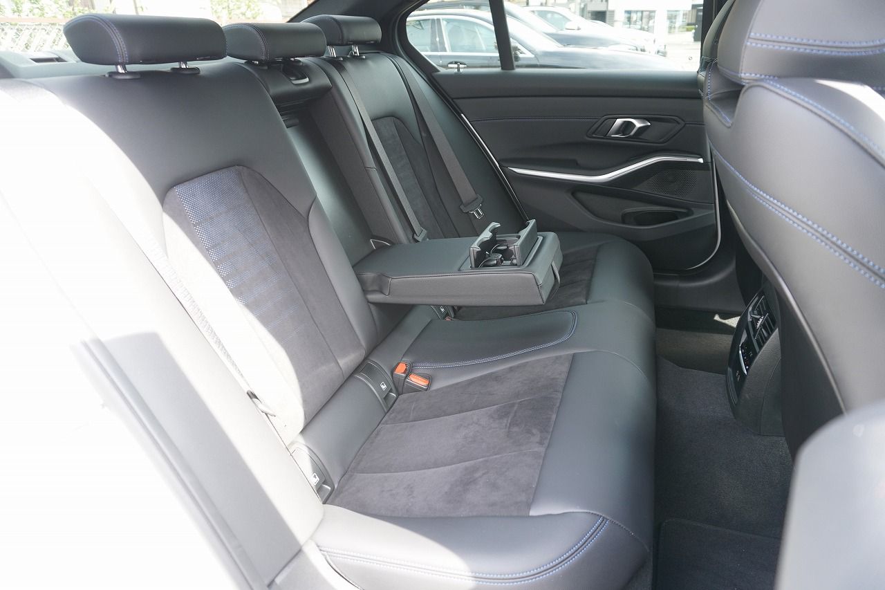 320d xDrive Berline RHD