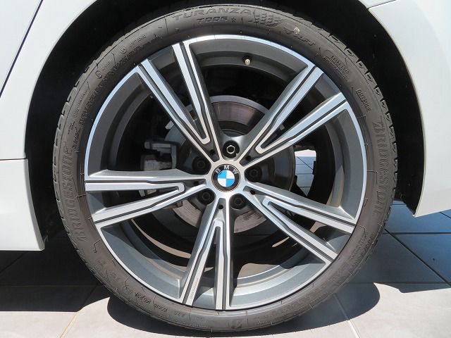 320d xDrive Berline RHD