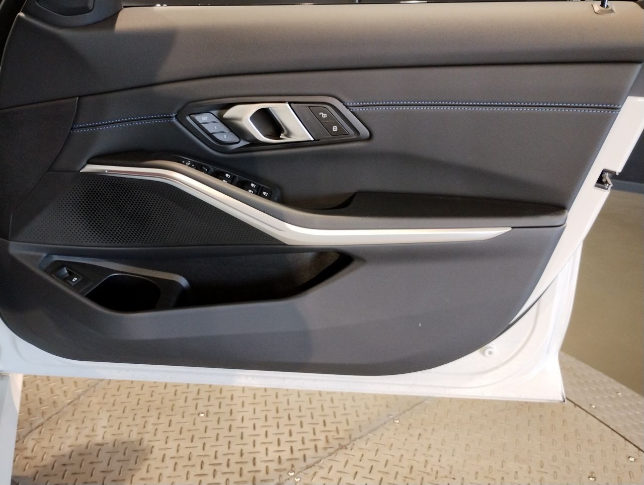 320d xDrive Berline RHD