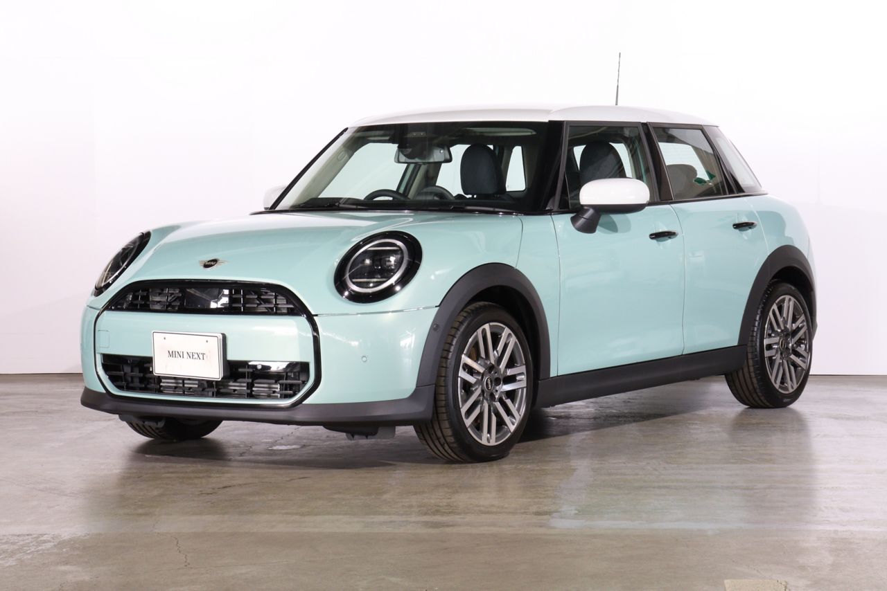 THE NEW MINI COOPER (5 DOOR) C