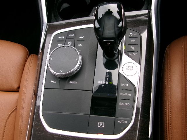 G20 320d xDrive RHD Saloon