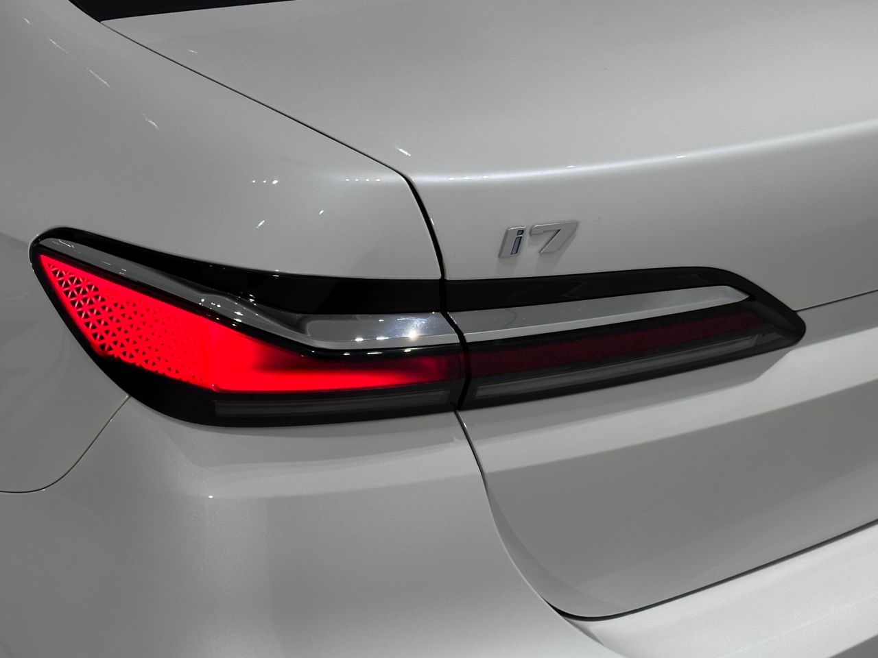 i7 xDrive60 Sedan RHD