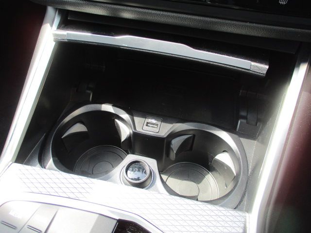 320d xDrive Berline RHD