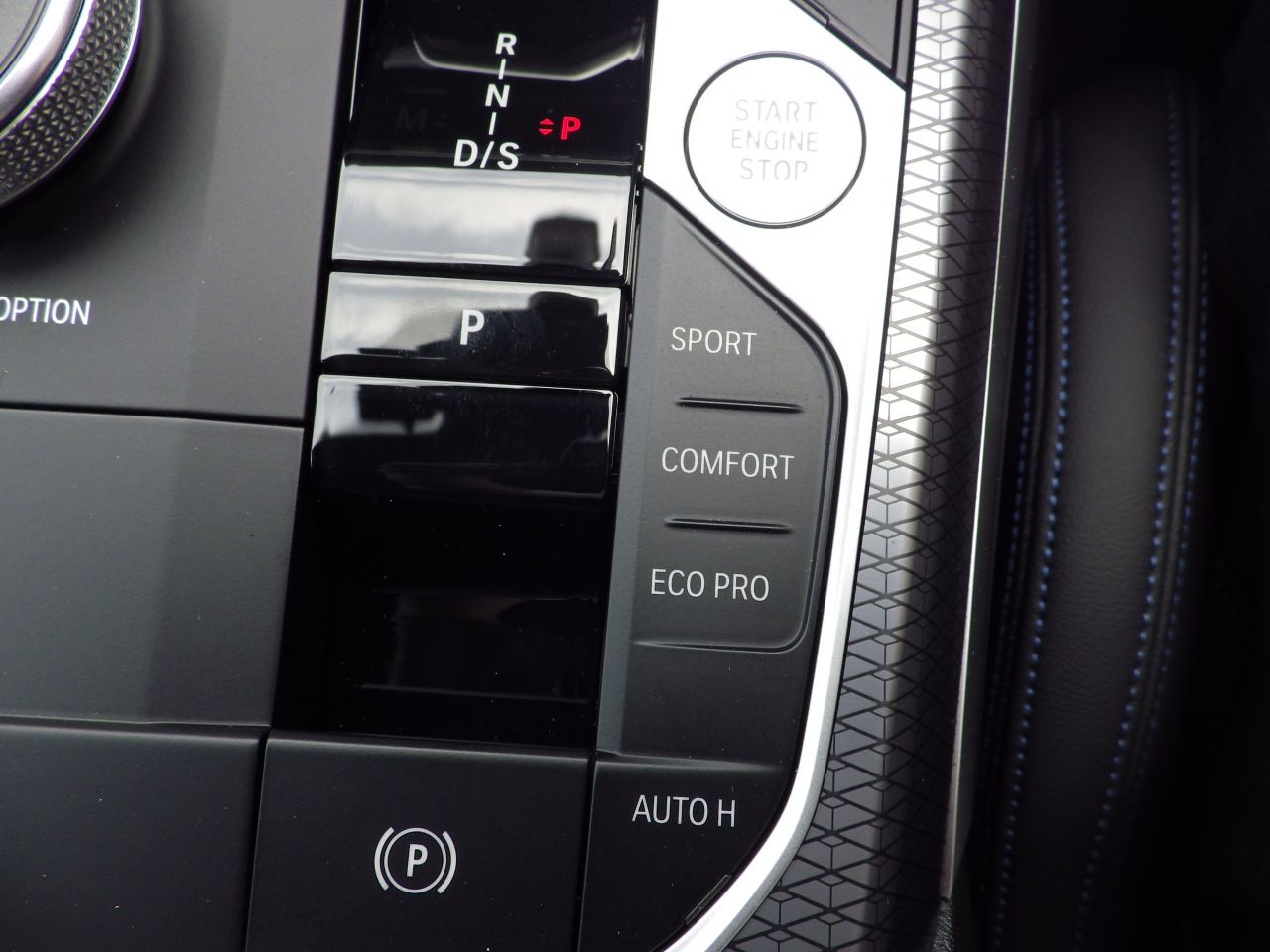 G20 320i Saloon LCI RHD MX