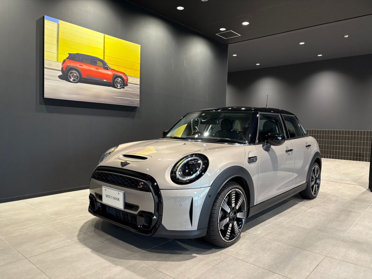 MINI COOPER S 5 DOOR.