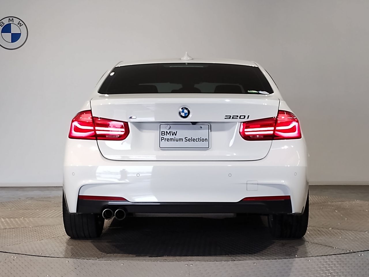 320I SEDAN RHD