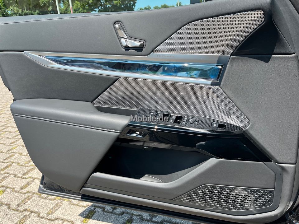 BMW 740