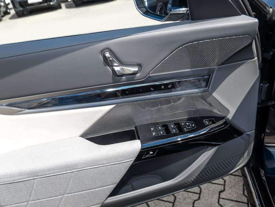 BMW 740