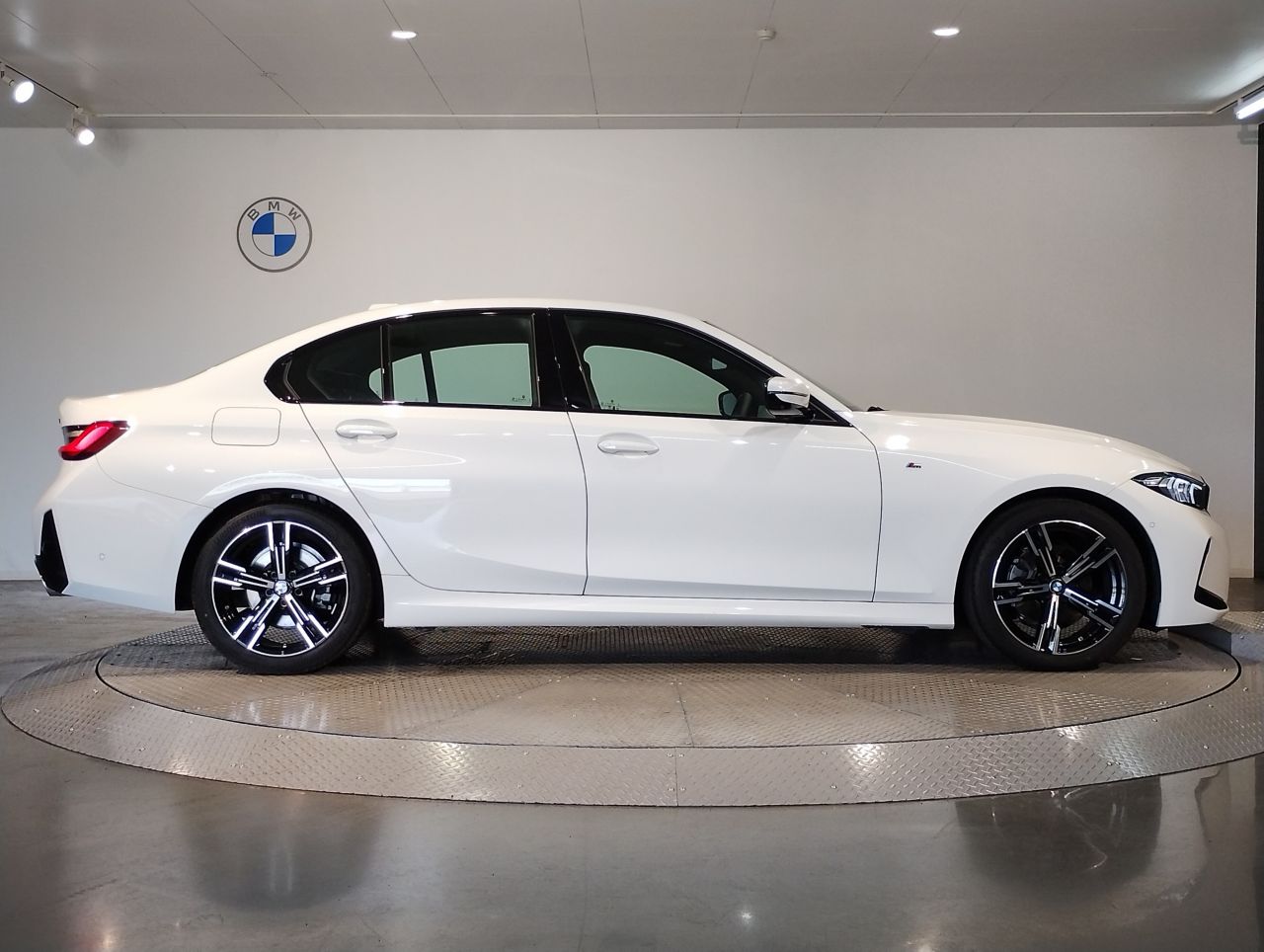 320d xDrive Berline RHD