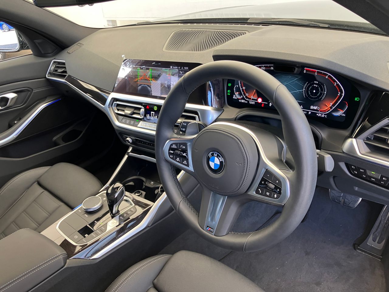 G20 320d xDrive RHD Saloon