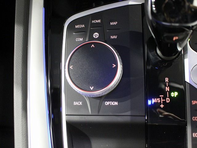 G29 z4 sDrive20i RHD