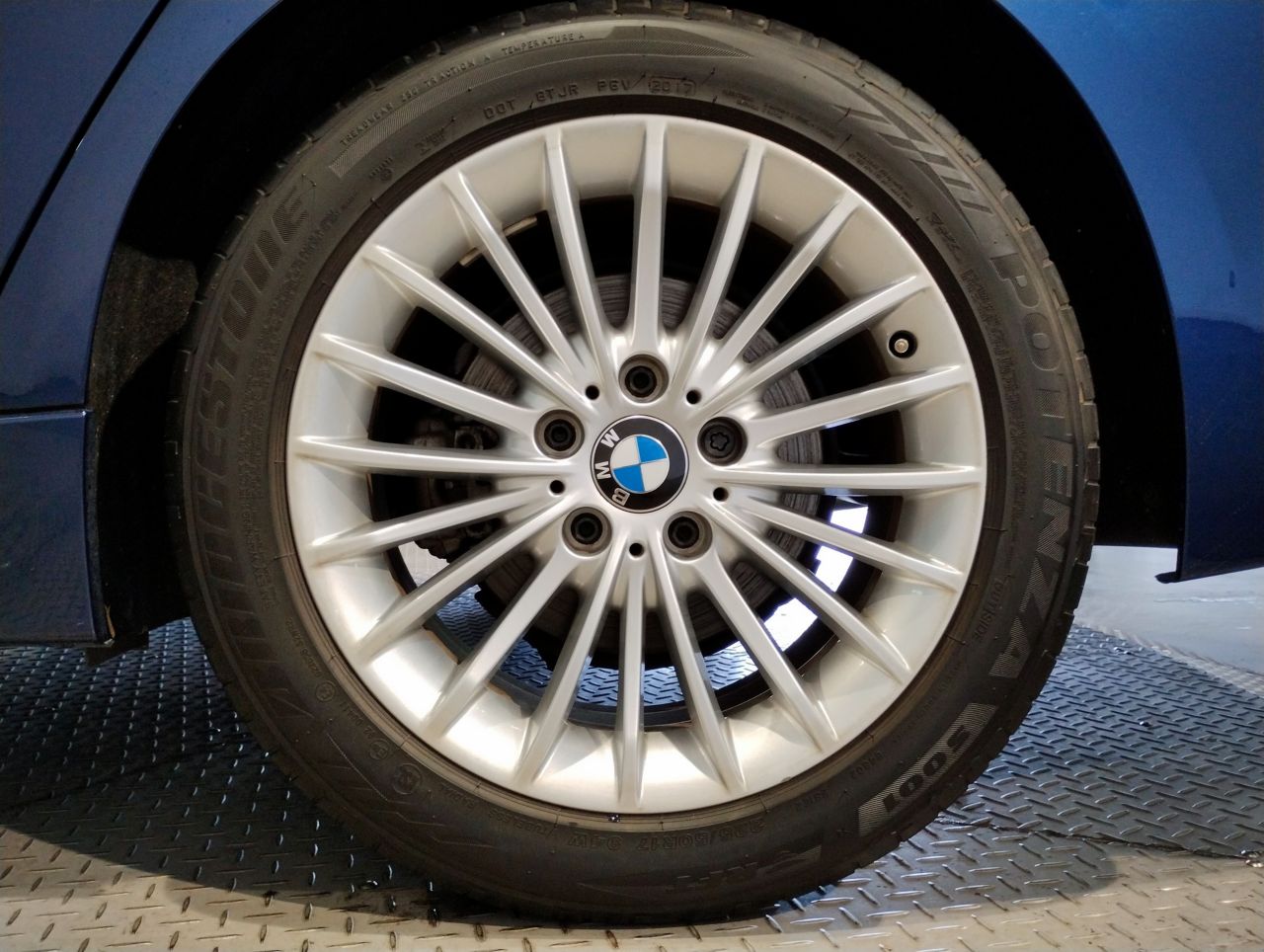 320D SEDAN RHD