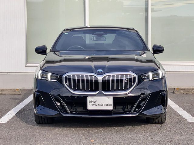 BMW i5 eDrive40 Sedan RHD