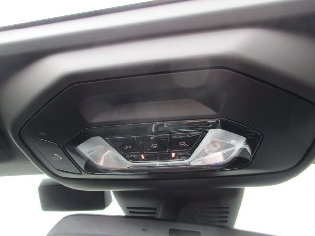G29 z4 sDrive20i RHD
