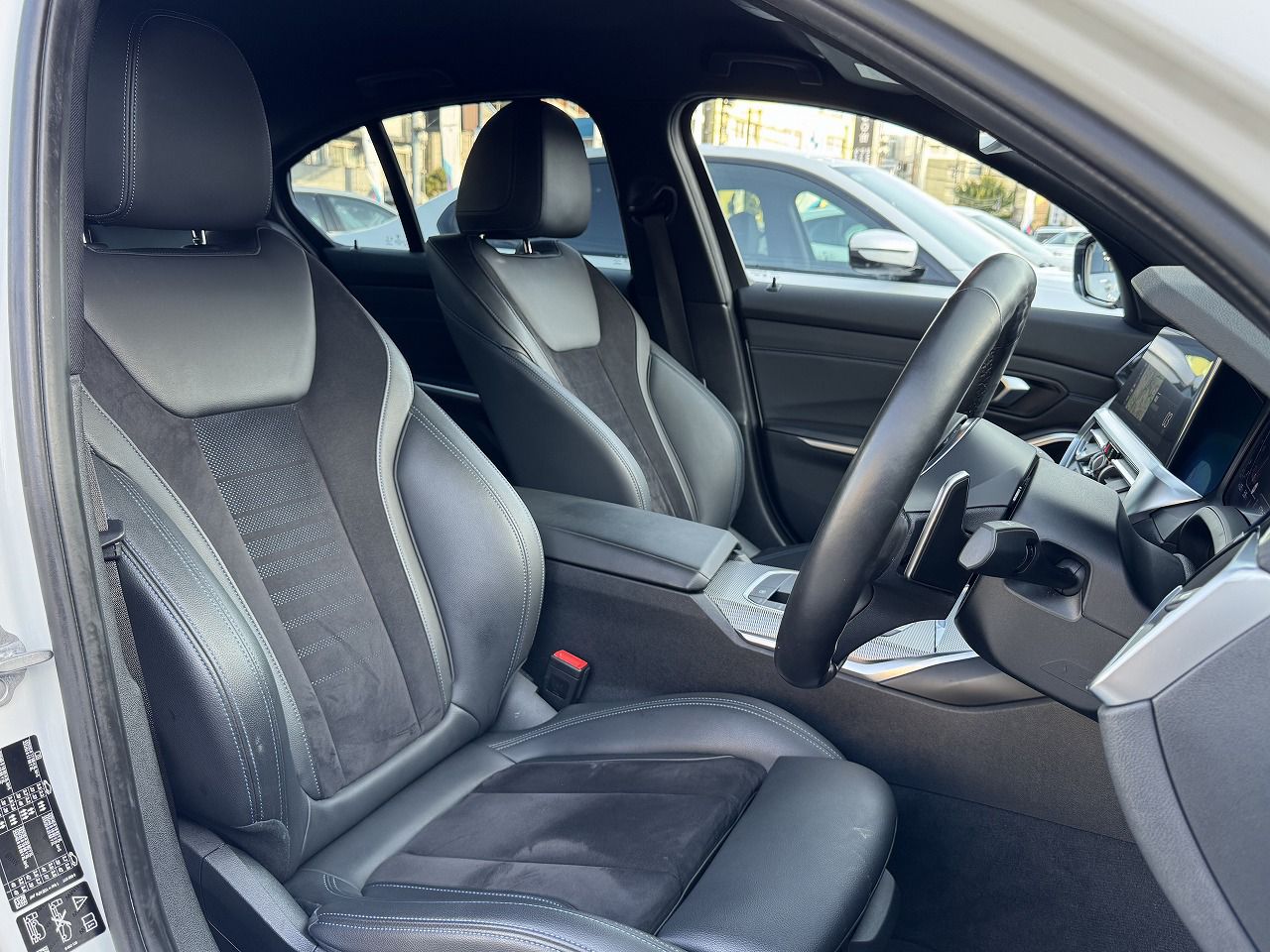 G20 320d xDrive RHD Saloon