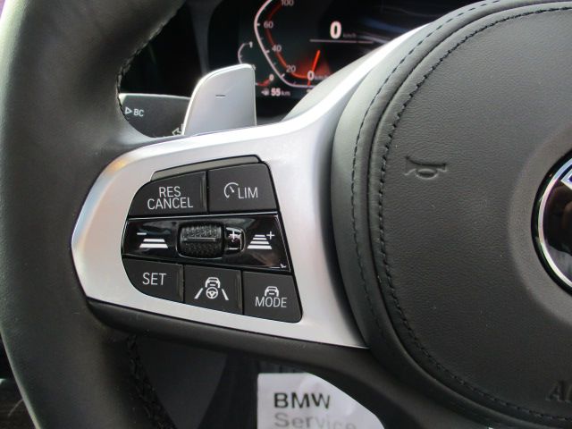 320i Sedan RHD