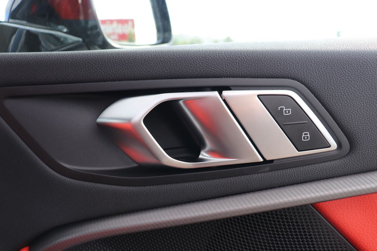 F40 118d Sports Hatch 5-door B47 2.0d