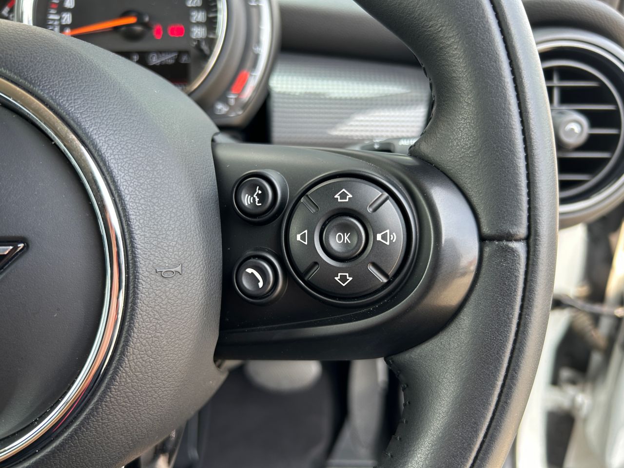 MINI F55 Cooper D 5dr Hatch LCI