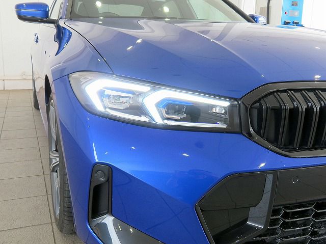 320d xDrive Berline RHD