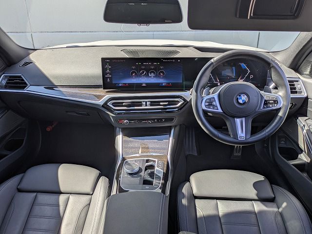 320d xDrive Berline RHD