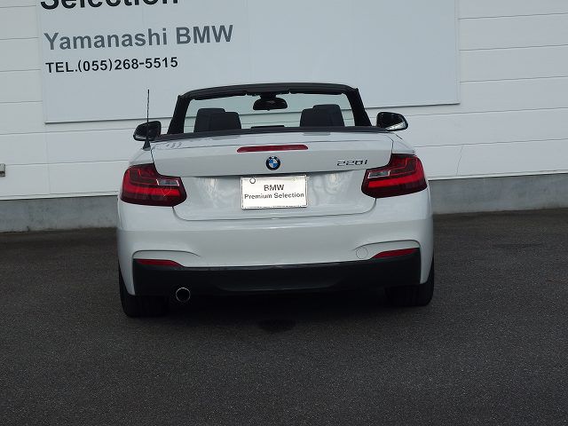 220I CABRIOLET RHD