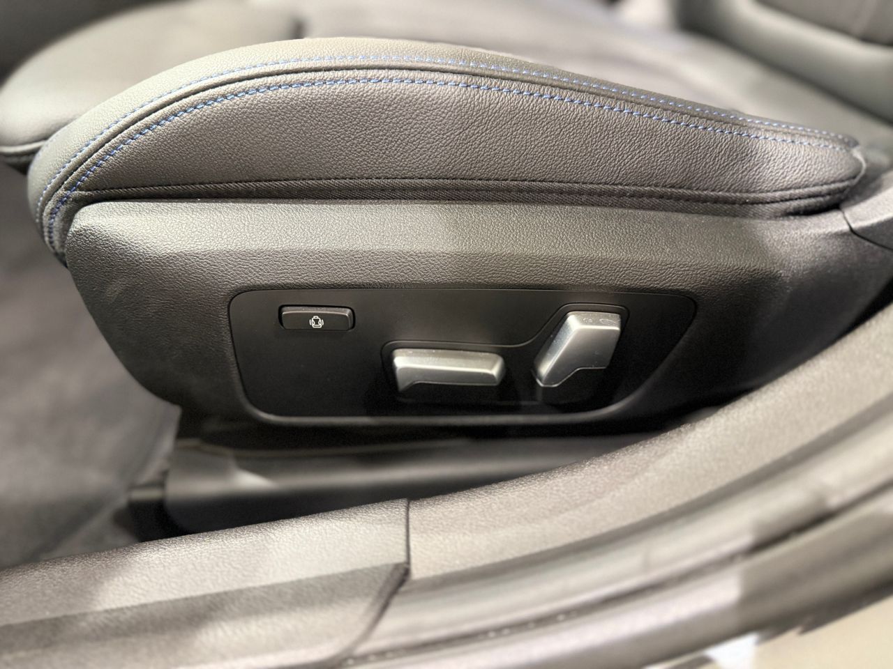 G21 320i RHD