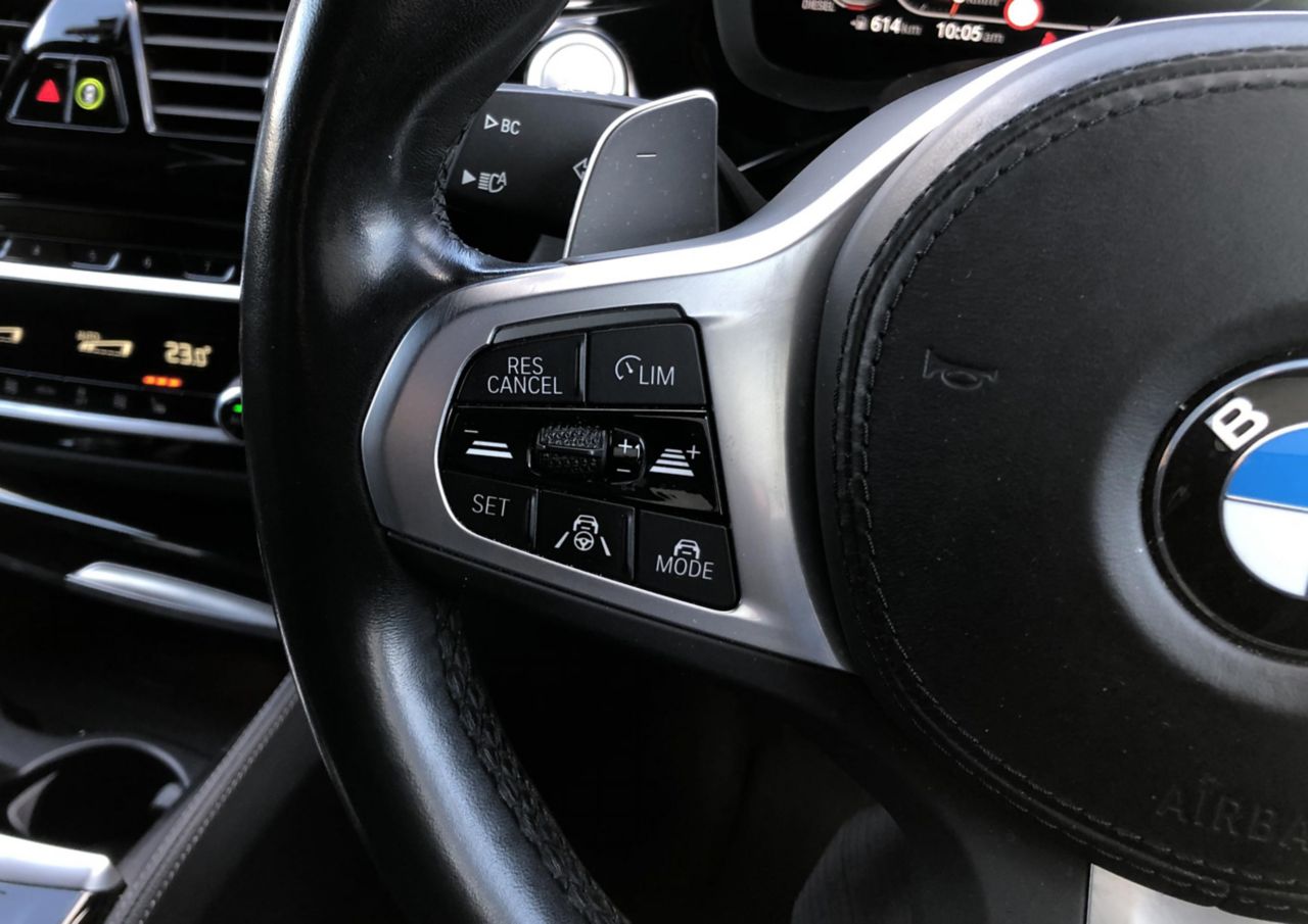 520d xDrive Sedan RHD